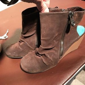 Boots brown wedge booties cutout peep heel slouch front W 9 Blowfish